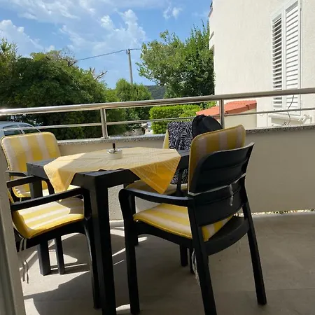 Mali Apartment